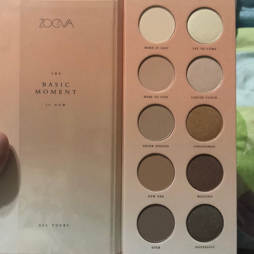 Zoeva Basic Moment Eyeshadow Palette